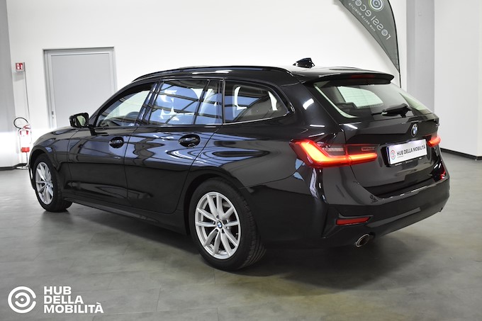 BMW 320d 48V Touring Business Advantage